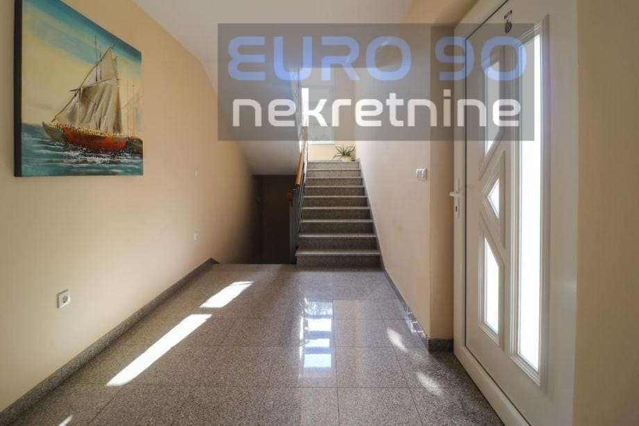 listing-small