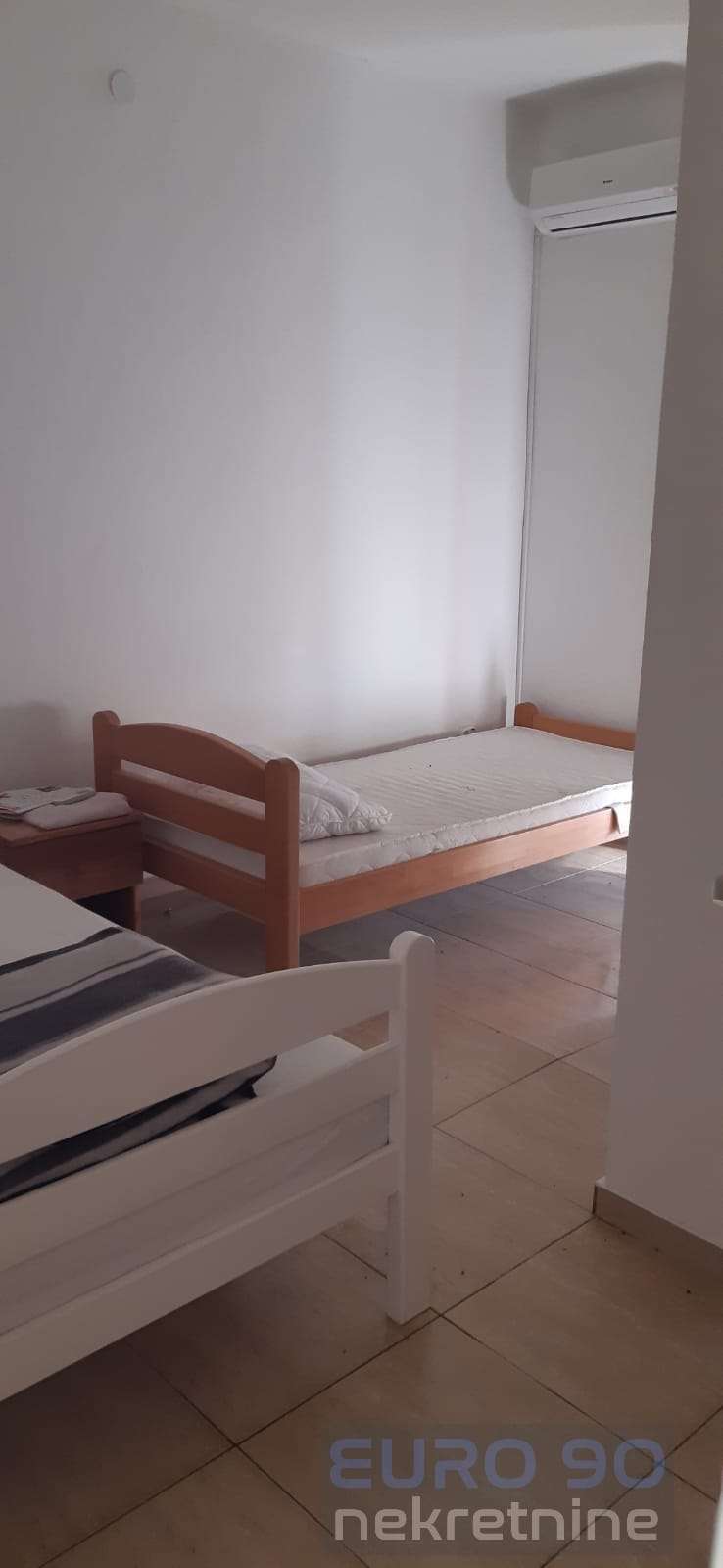 listing-small