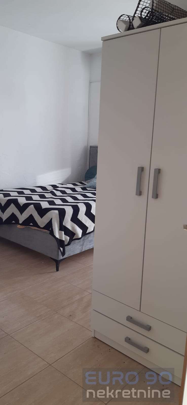 listing-small