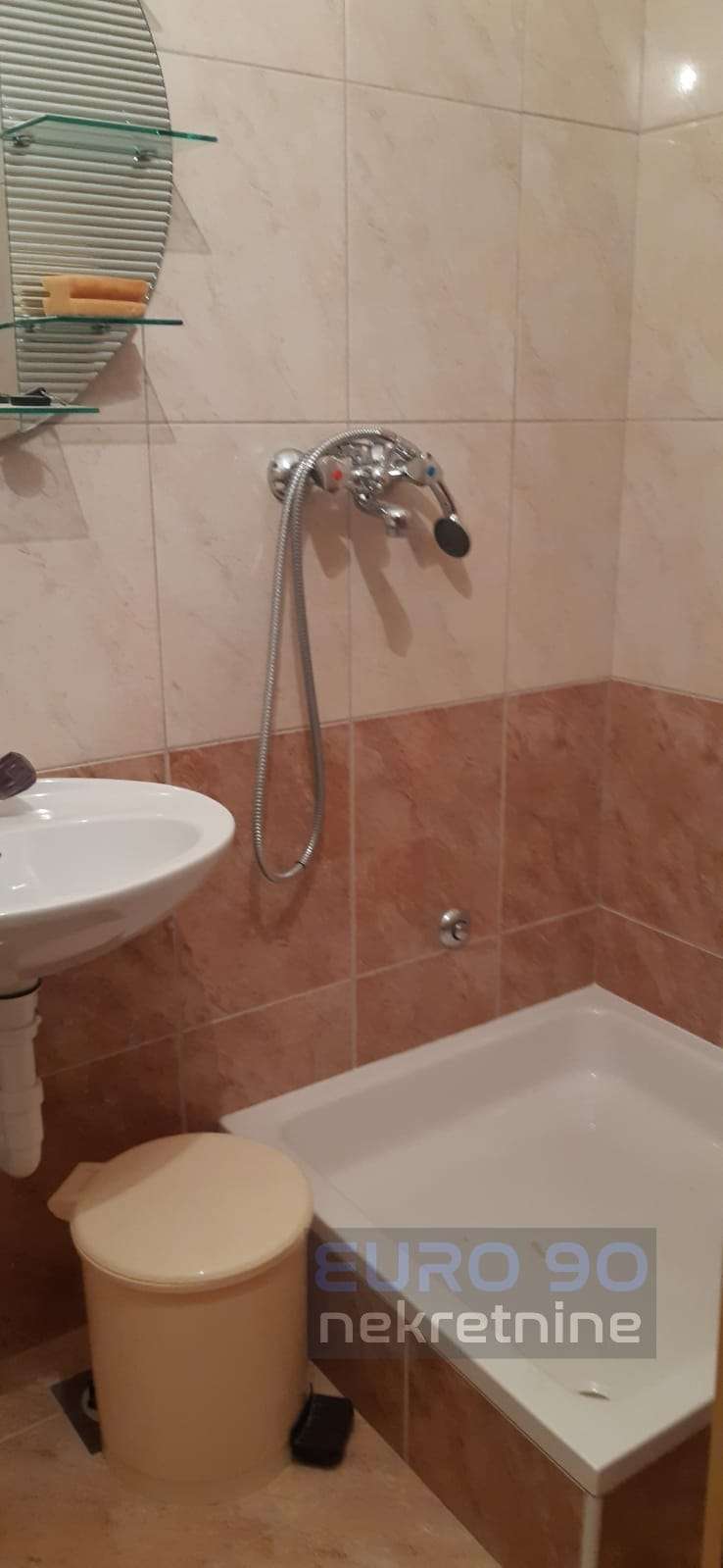 listing-small