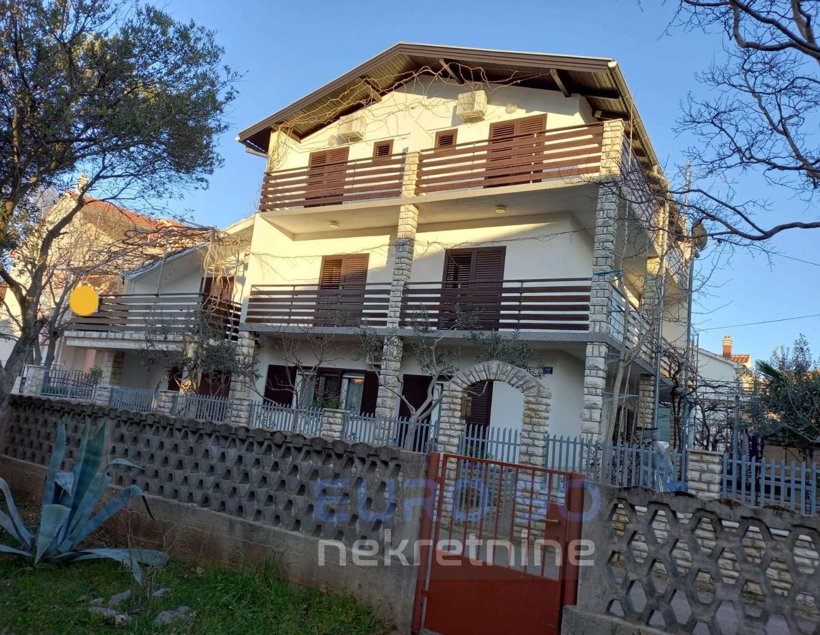 listing-small