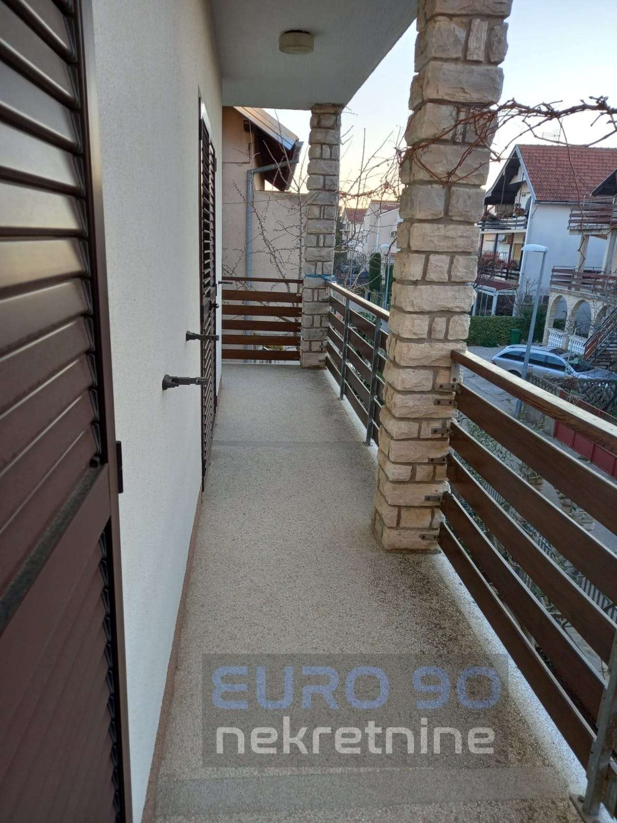 listing-small