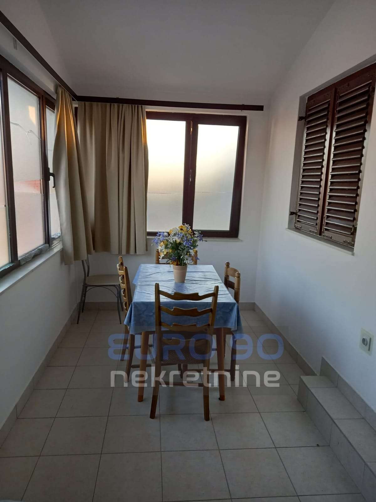 listing-small