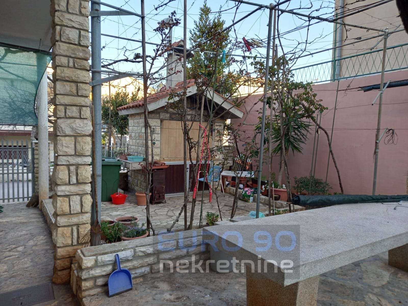 listing-small