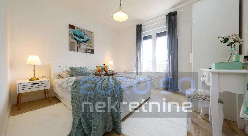 listing-small