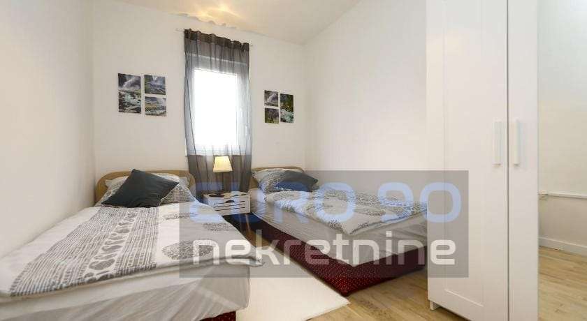 listing-small