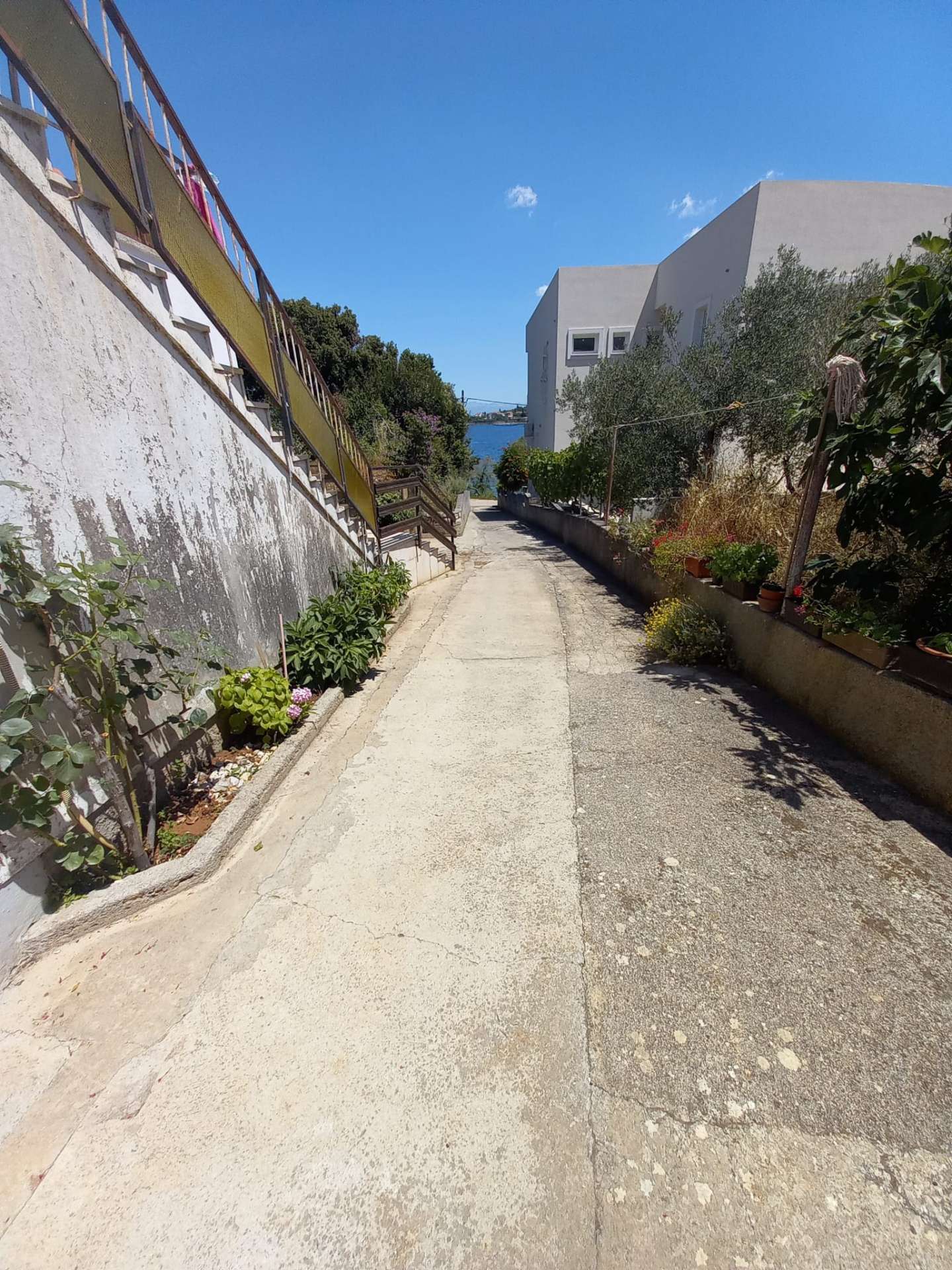 listing-small