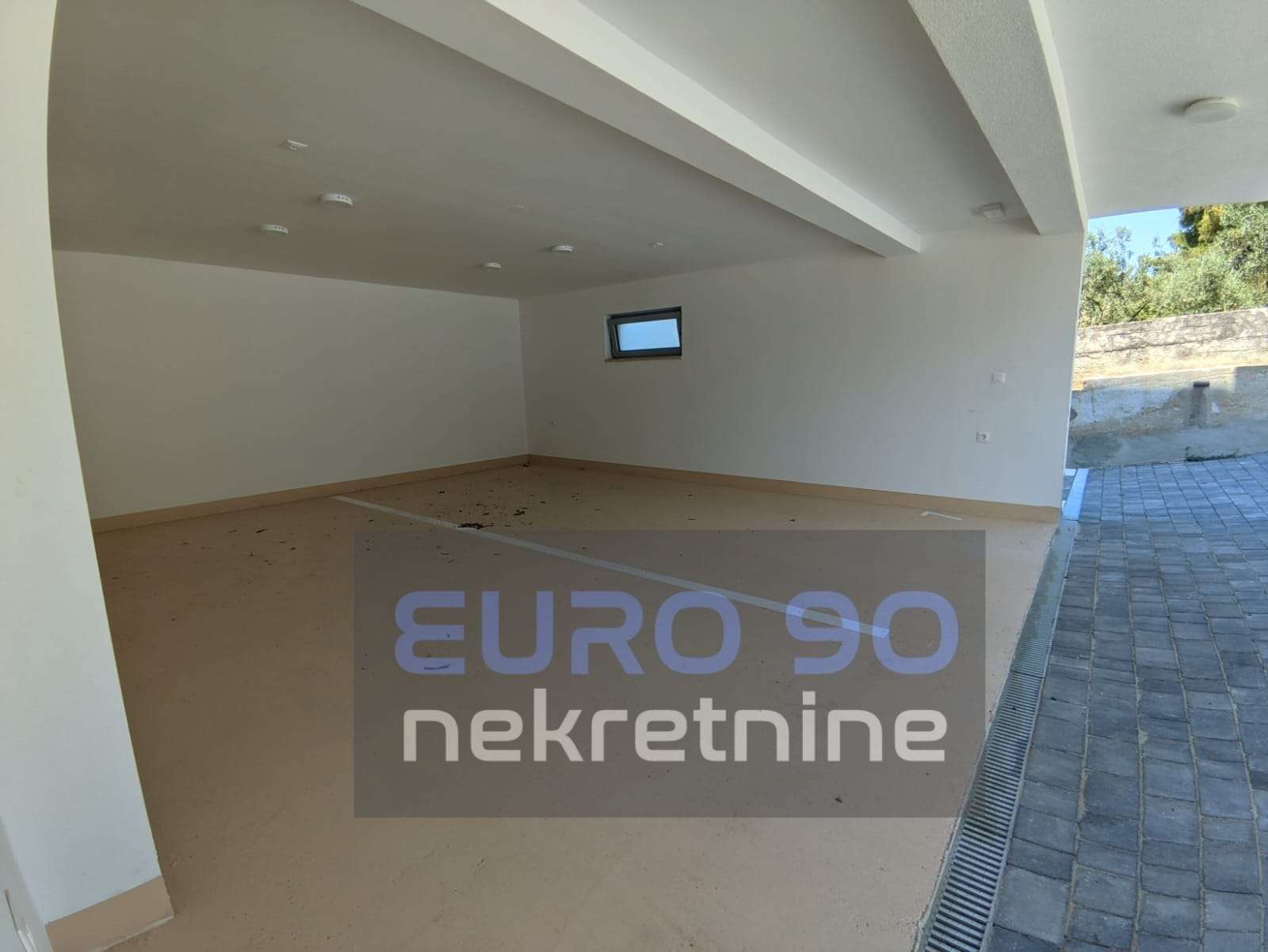 listing-small
