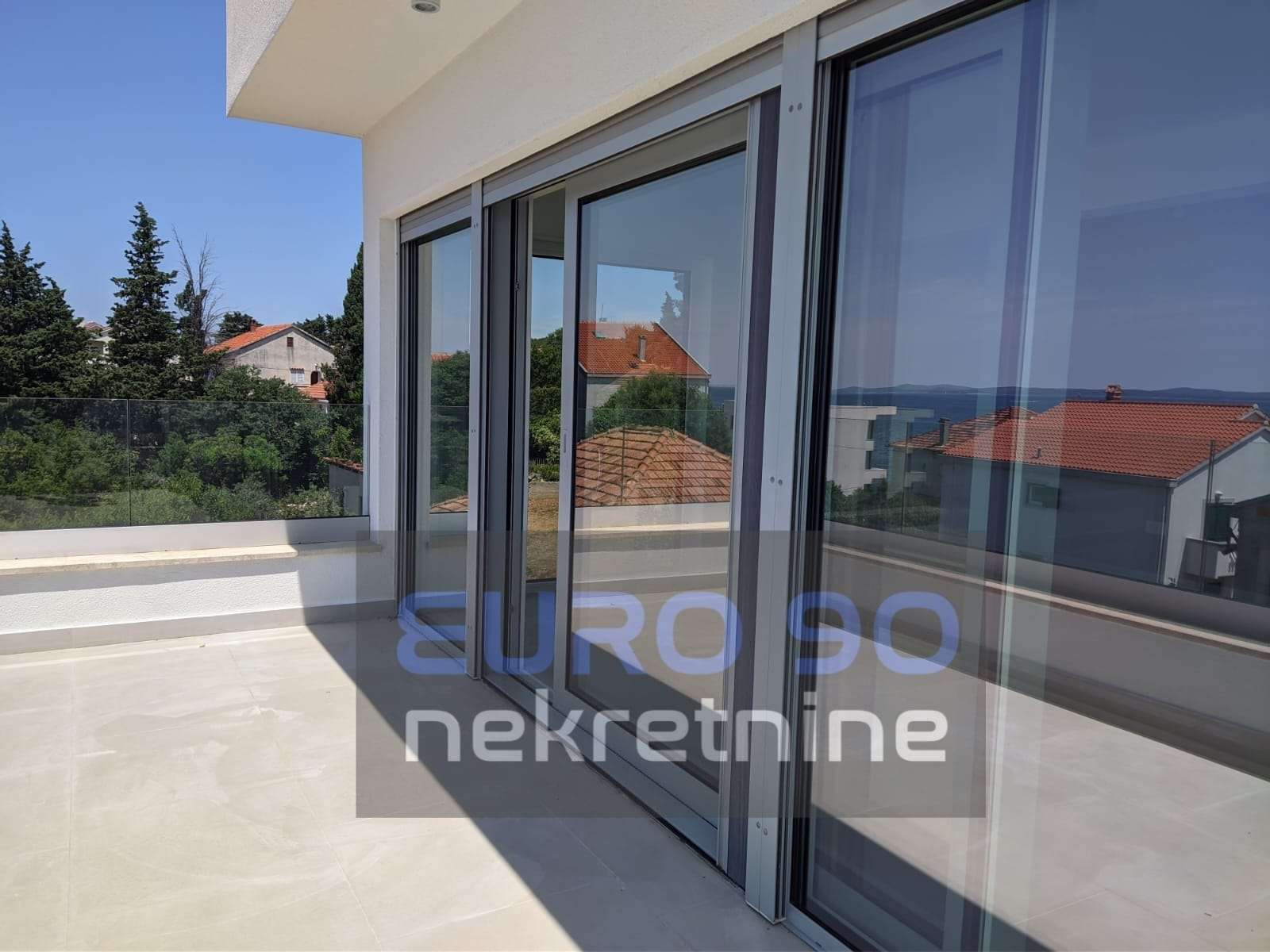 listing-small