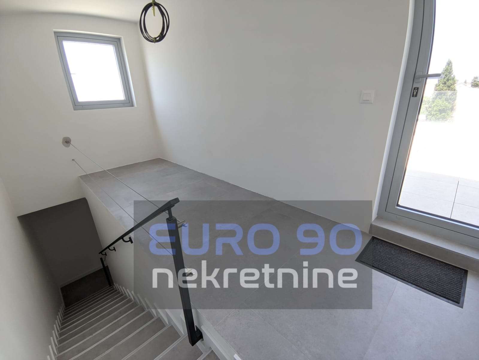 listing-small
