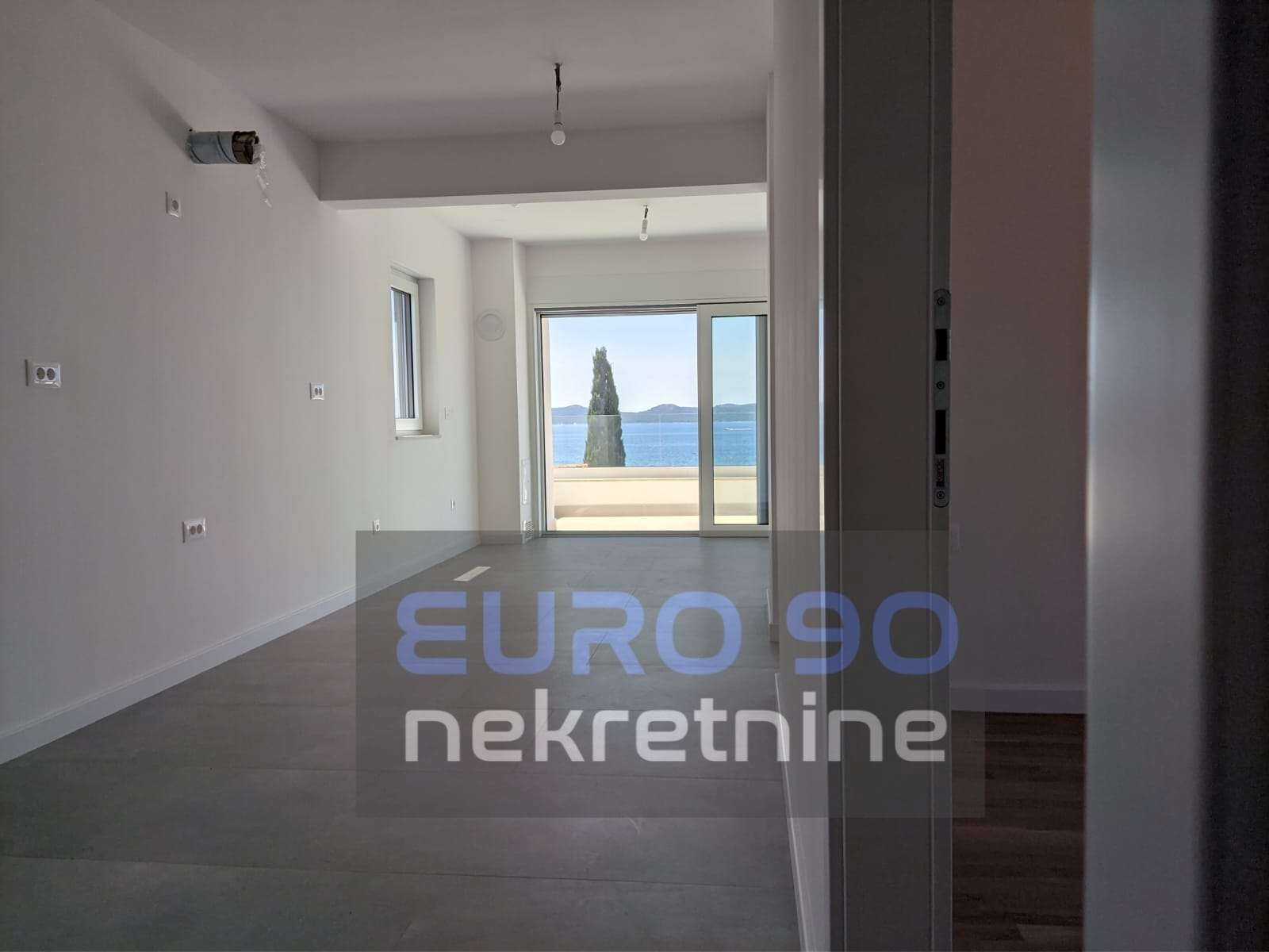 listing-small