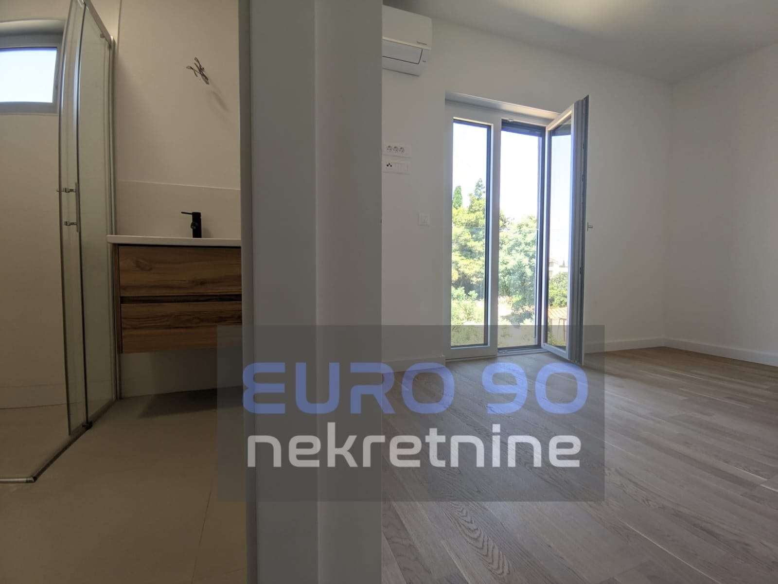 listing-small