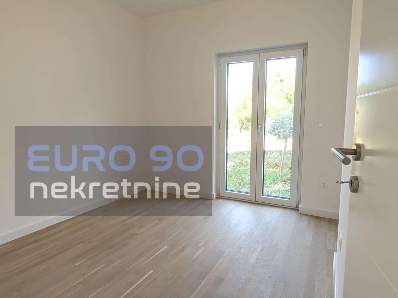 listing-small