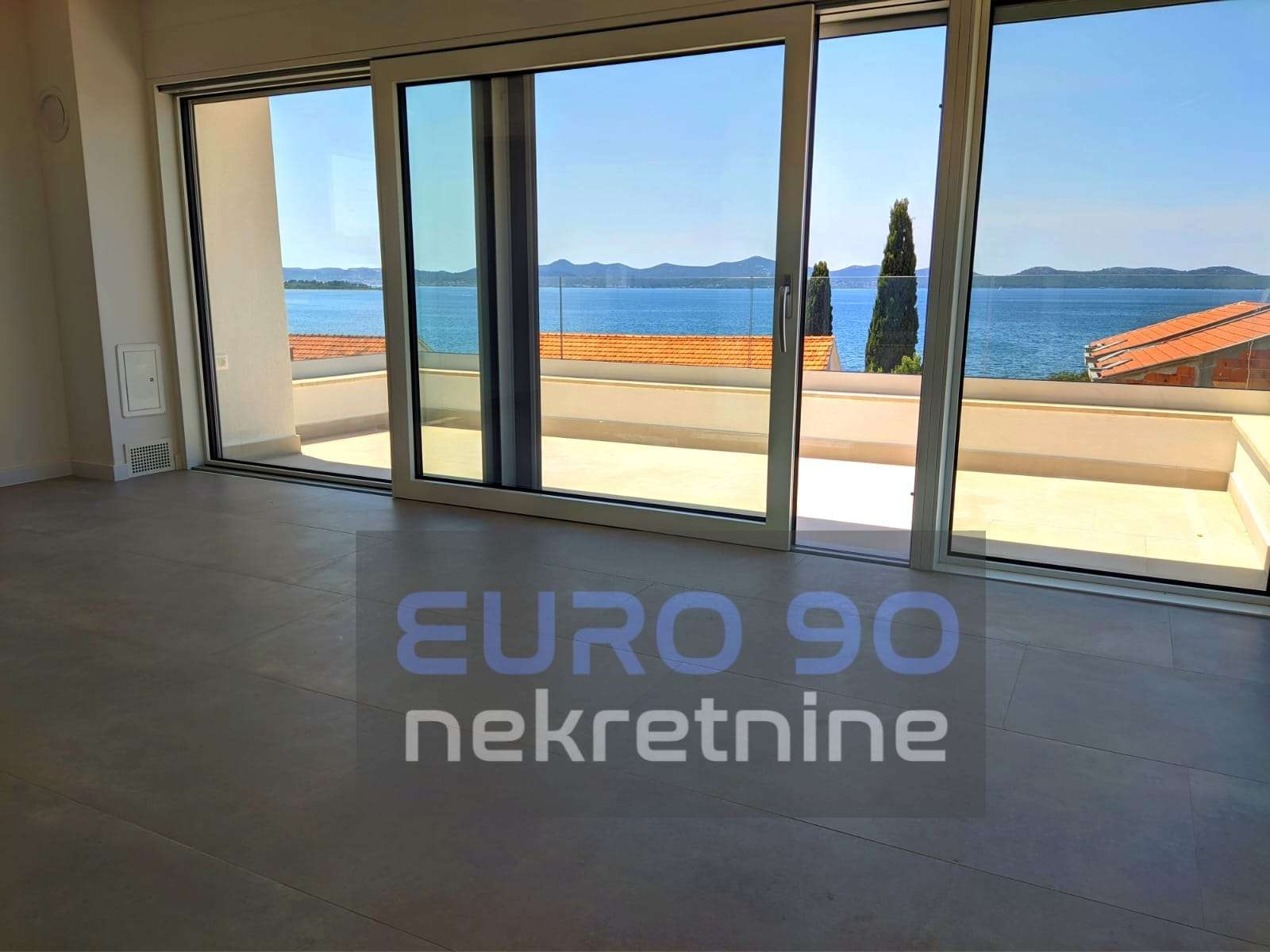 listing-small