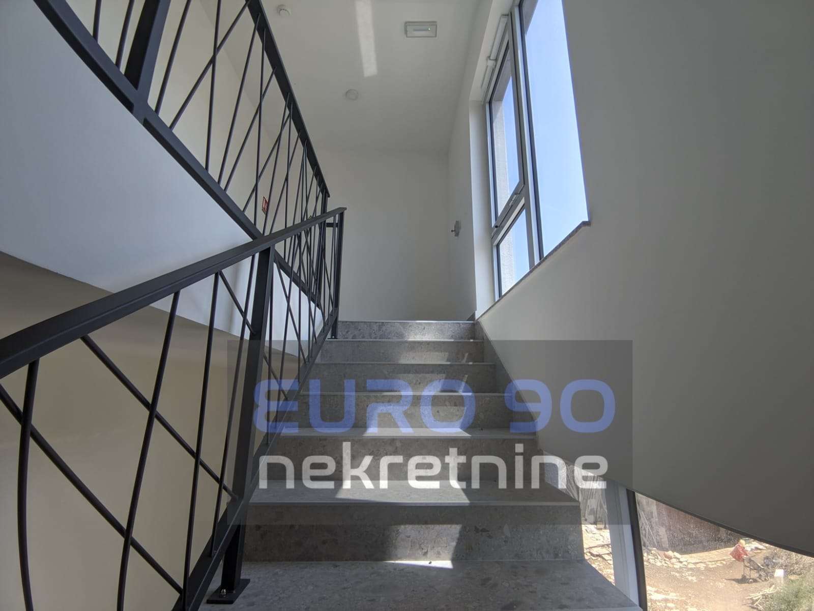 listing-small