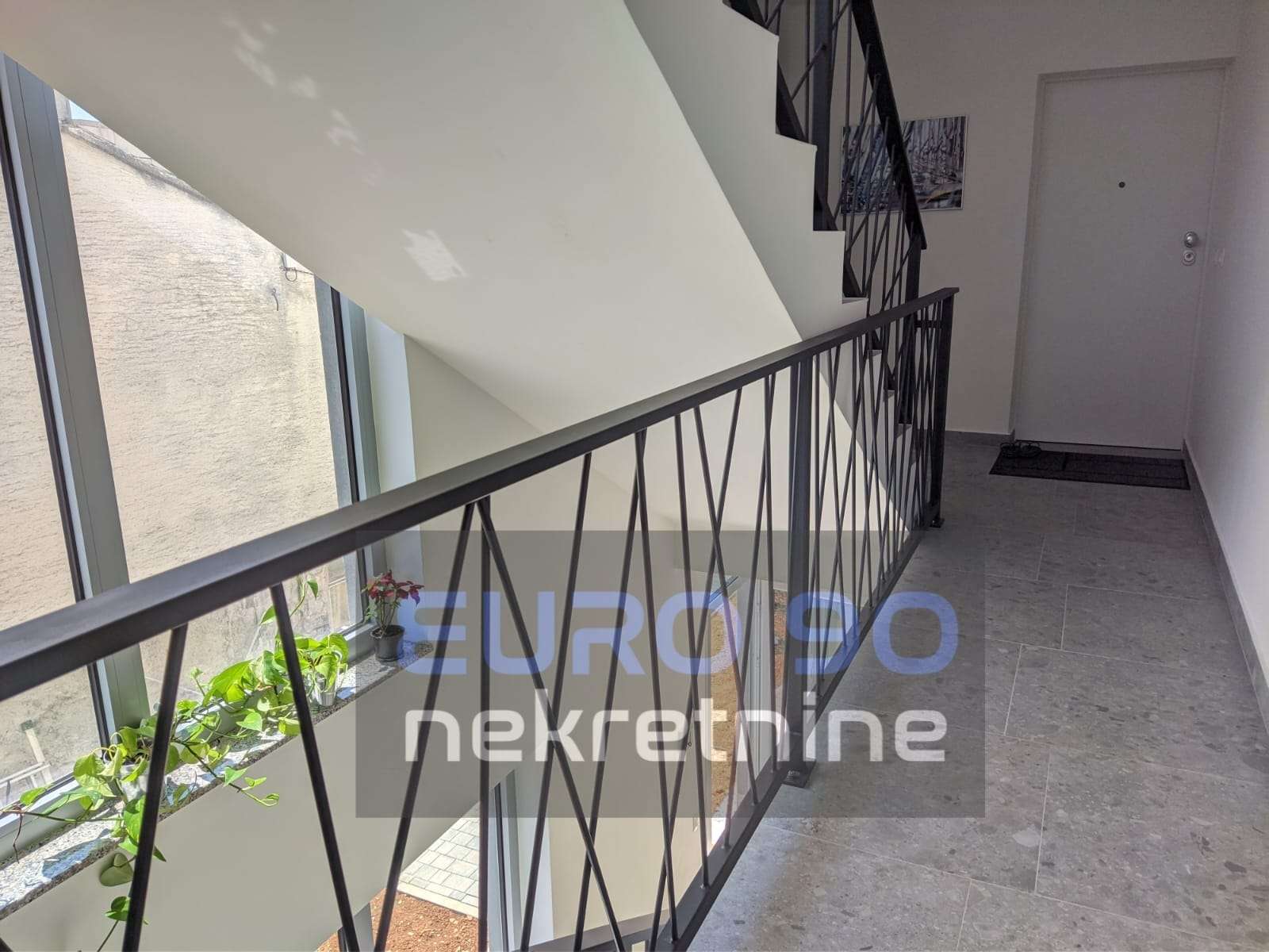 listing-small