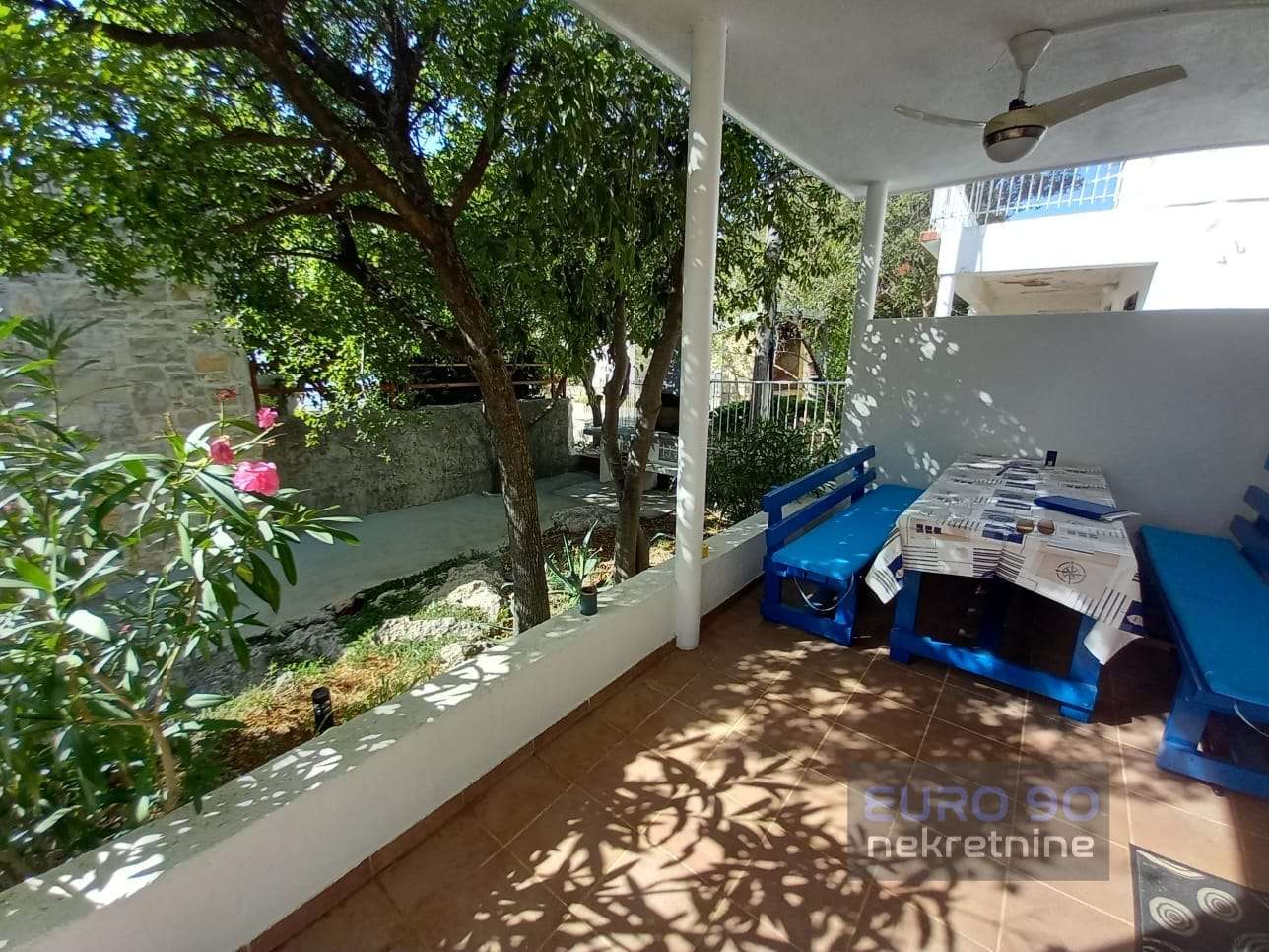 listing-small