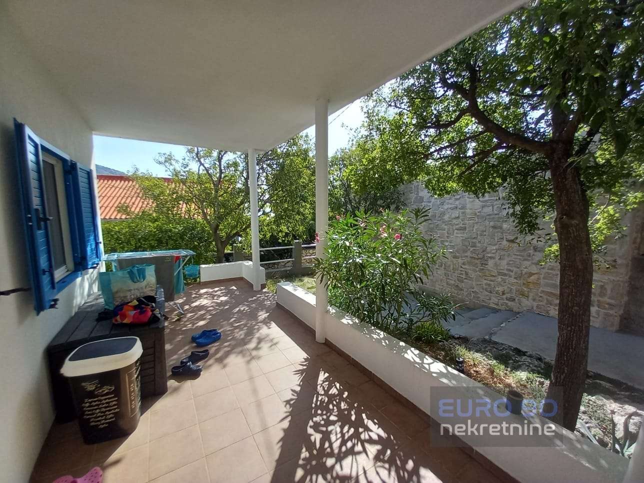 listing-small