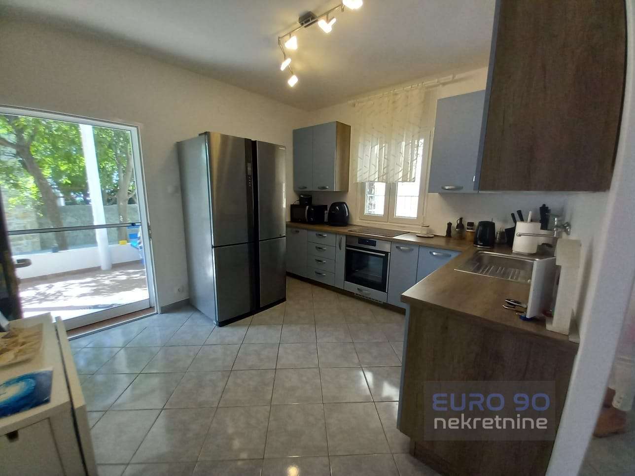 listing-small