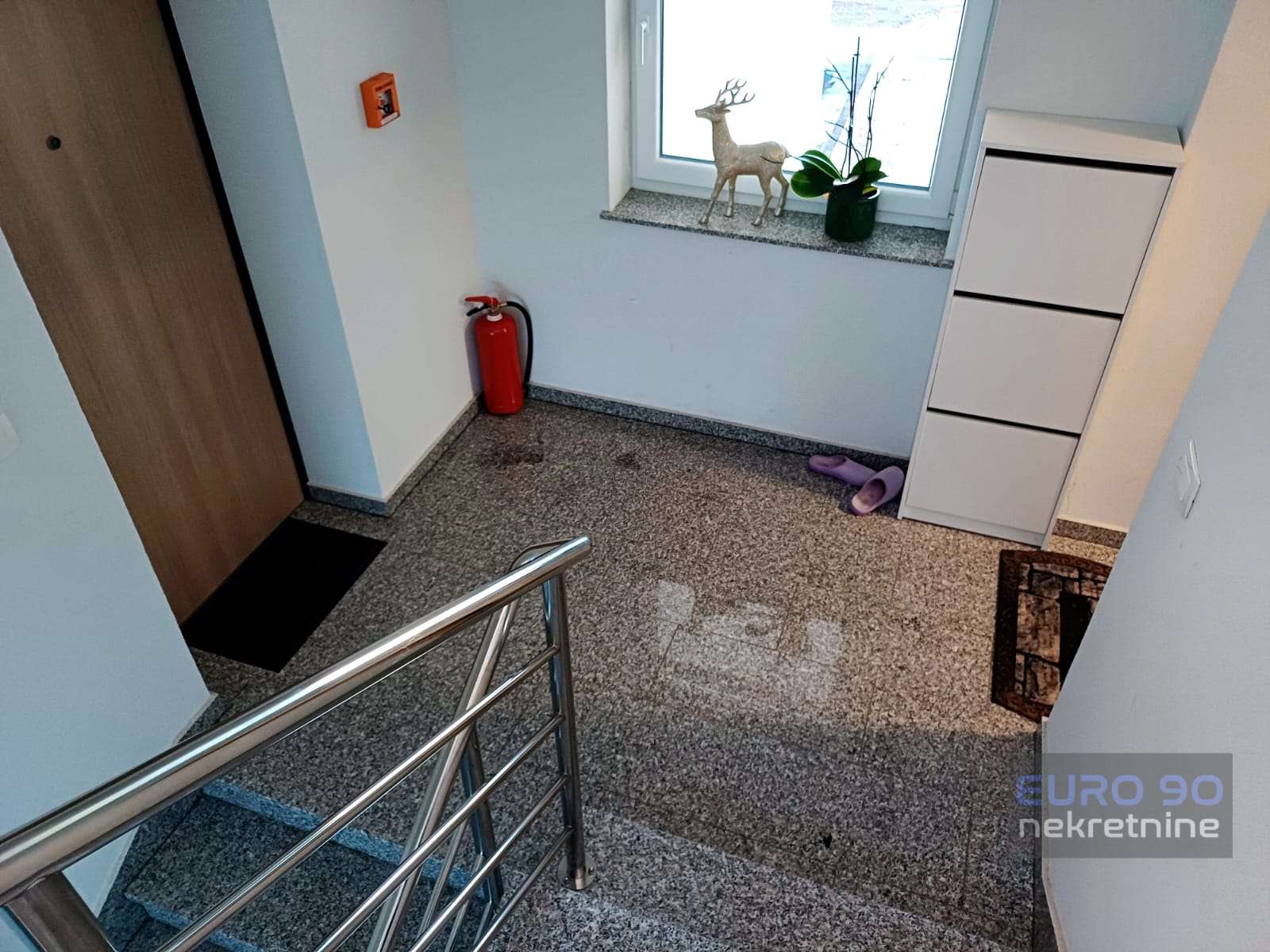 listing-small