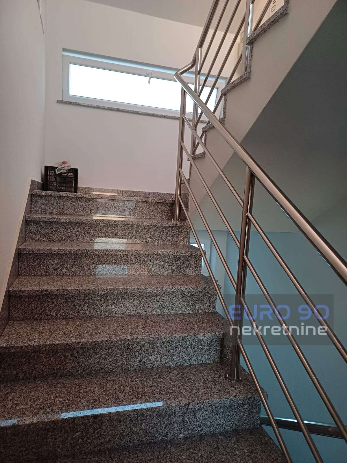 listing-small