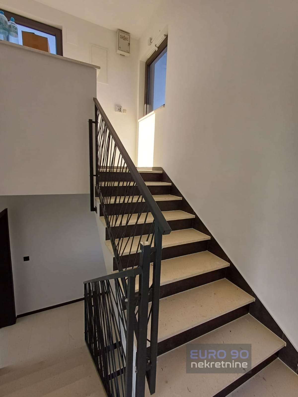 listing-small