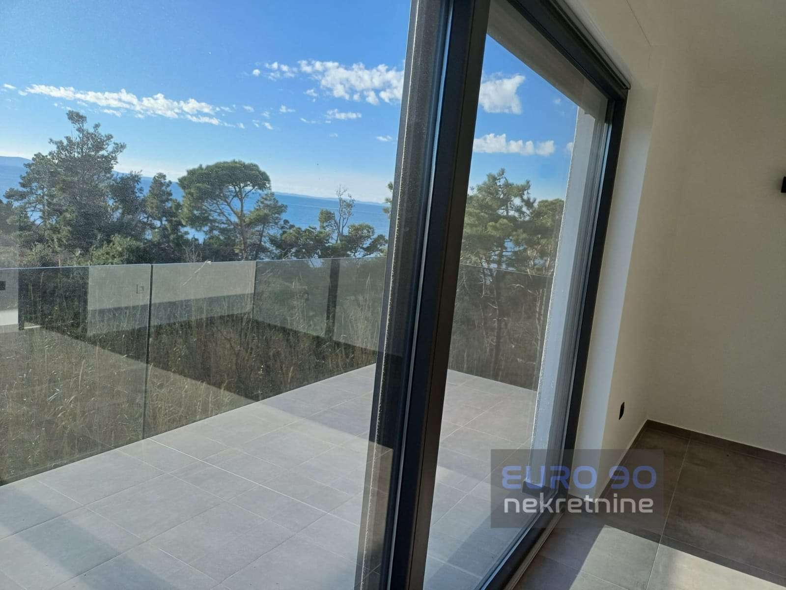 listing-small