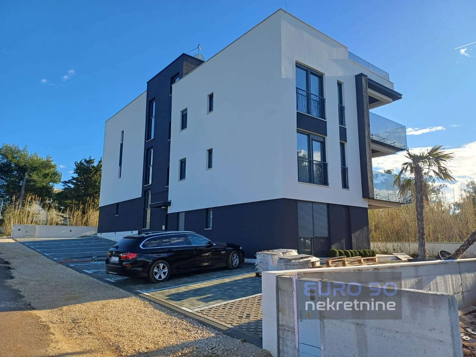 listing-small