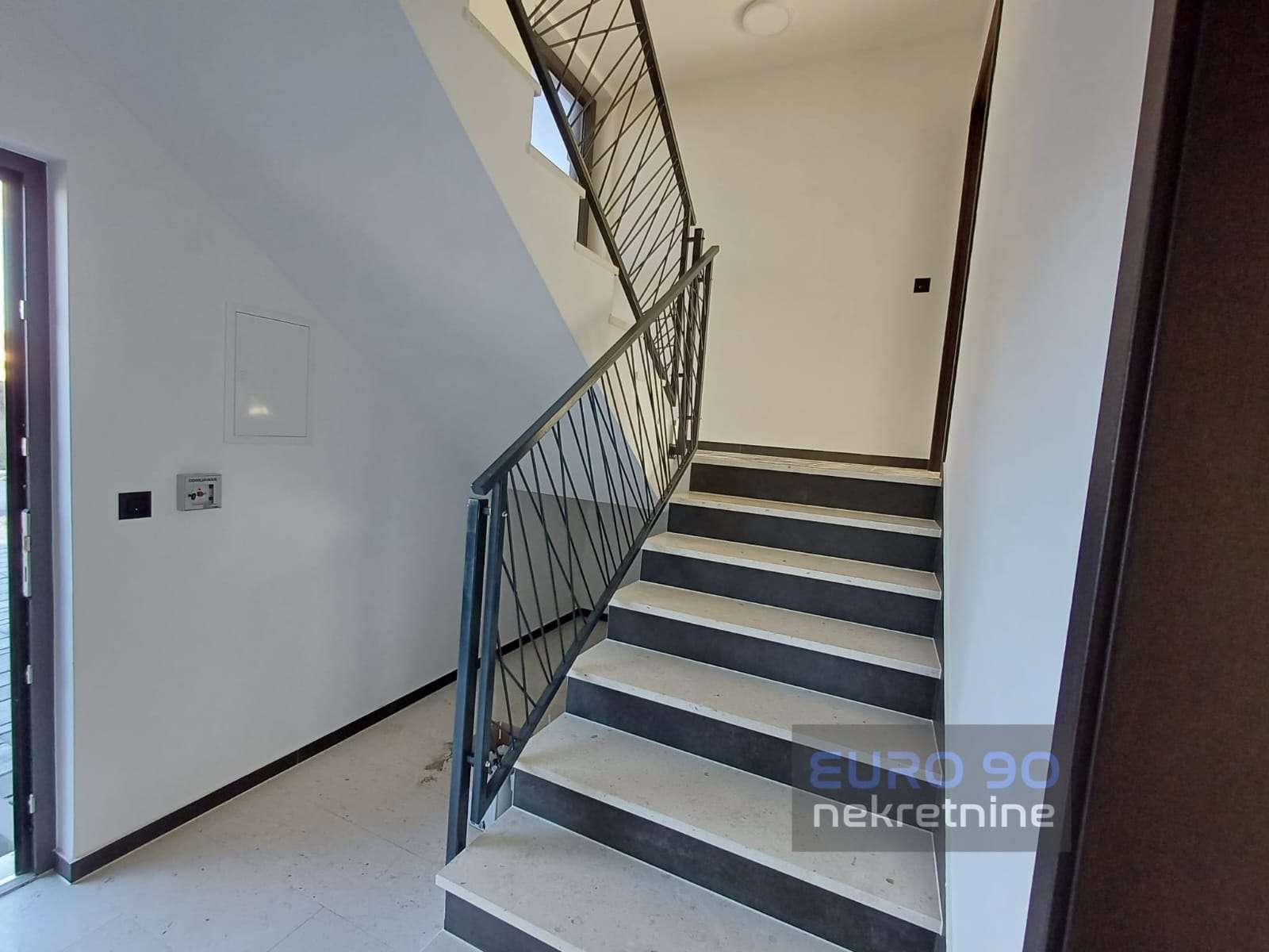 listing-small