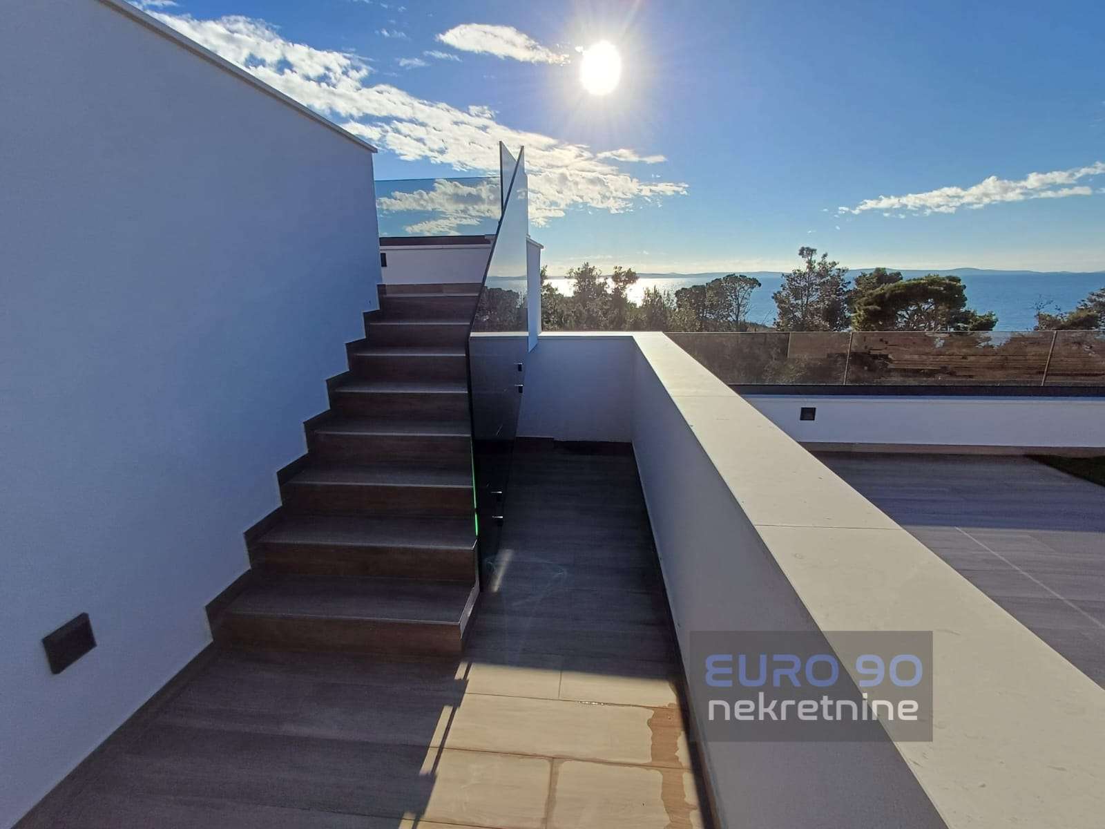 listing-small