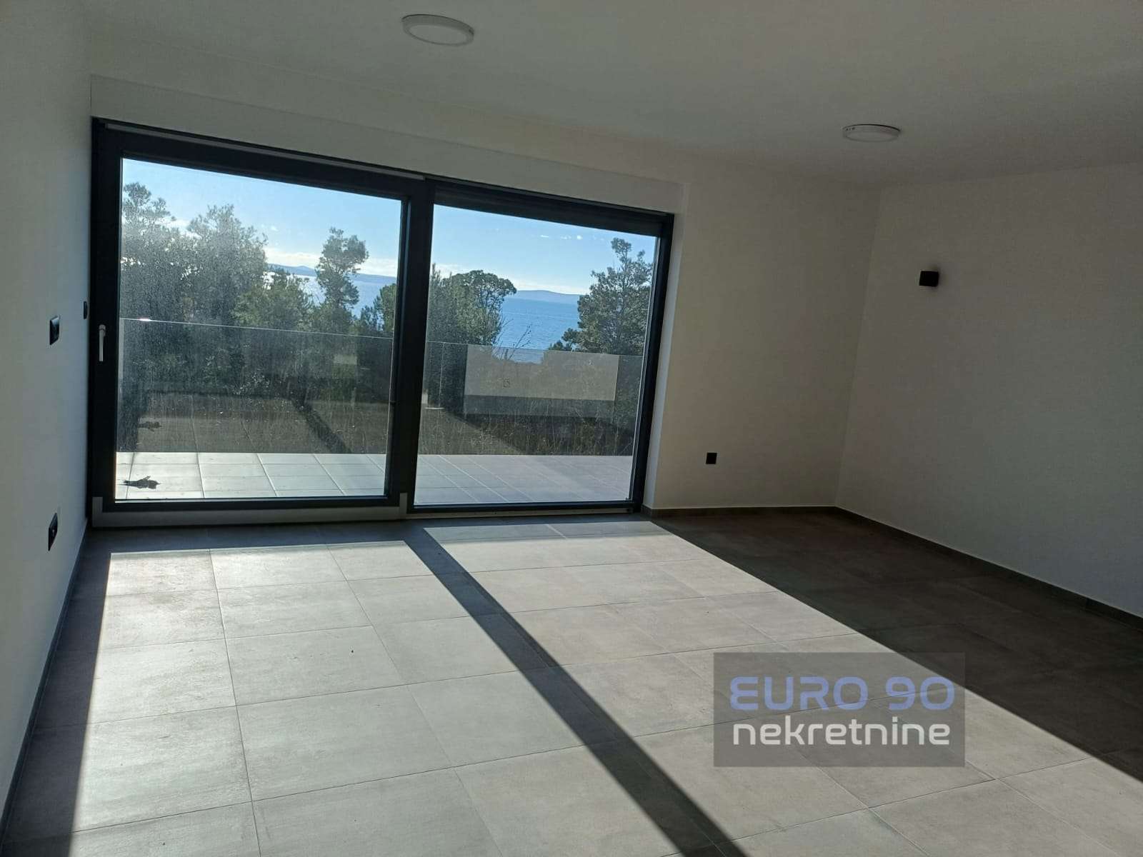 listing-small