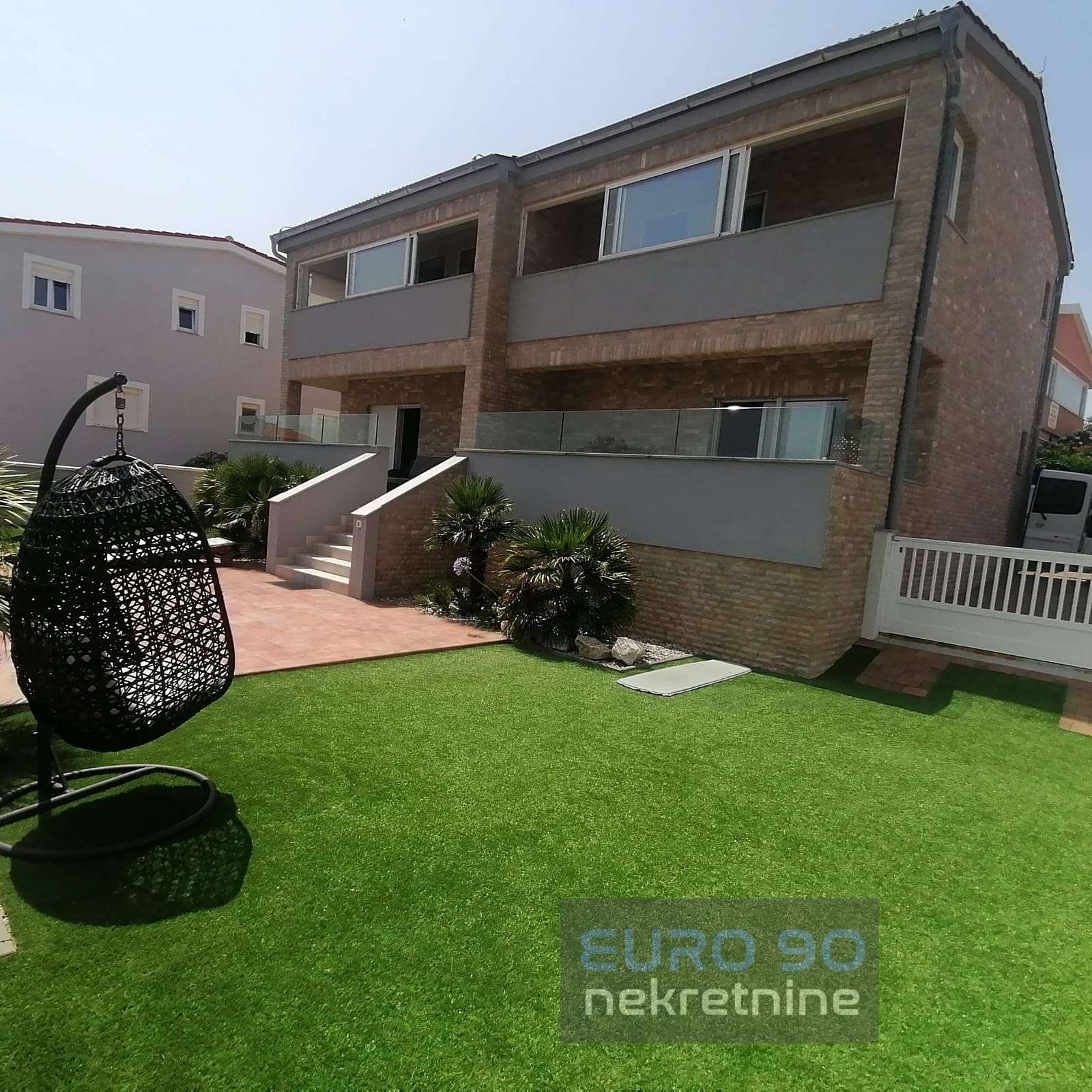 listing-small