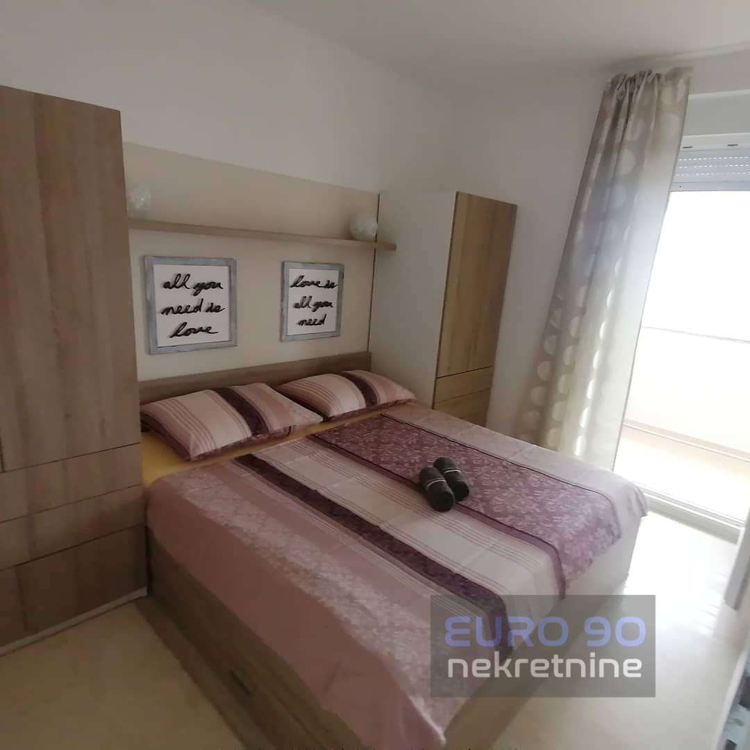 listing-small