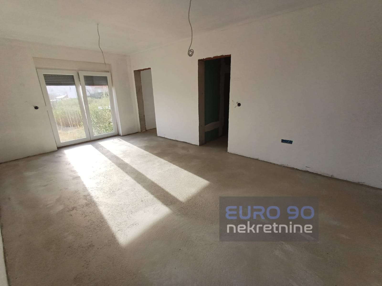listing-small
