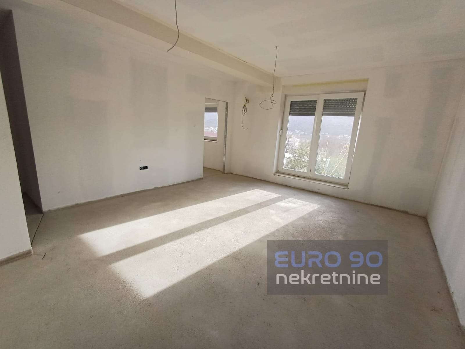 listing-small