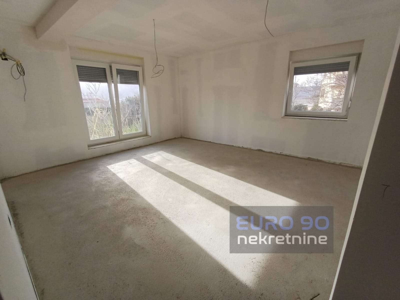 listing-small