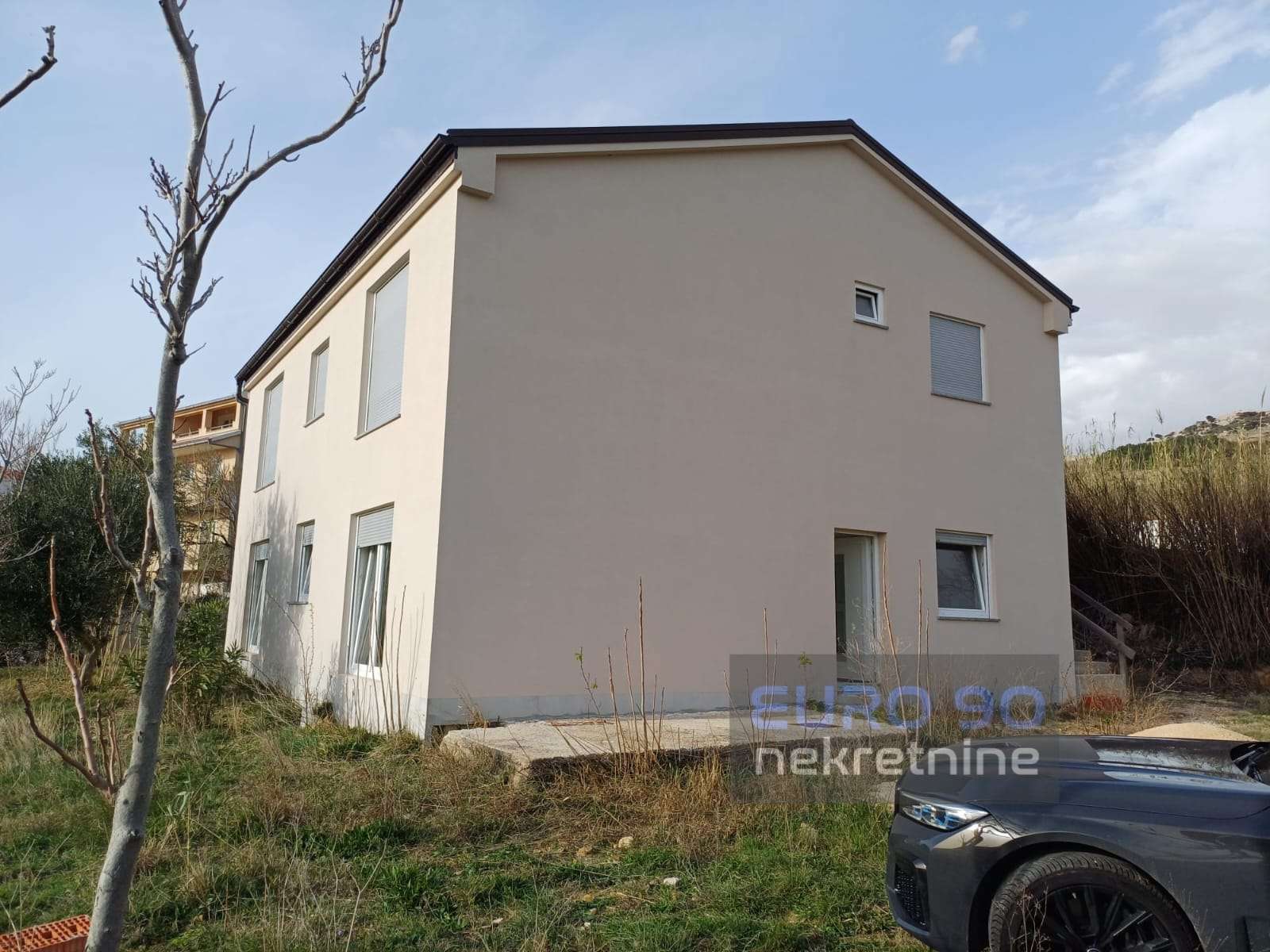 PAG- SAMOSTOJEĆA KUĆA SA ČETIRI APARTMANA, POGLED NA MORE !!!