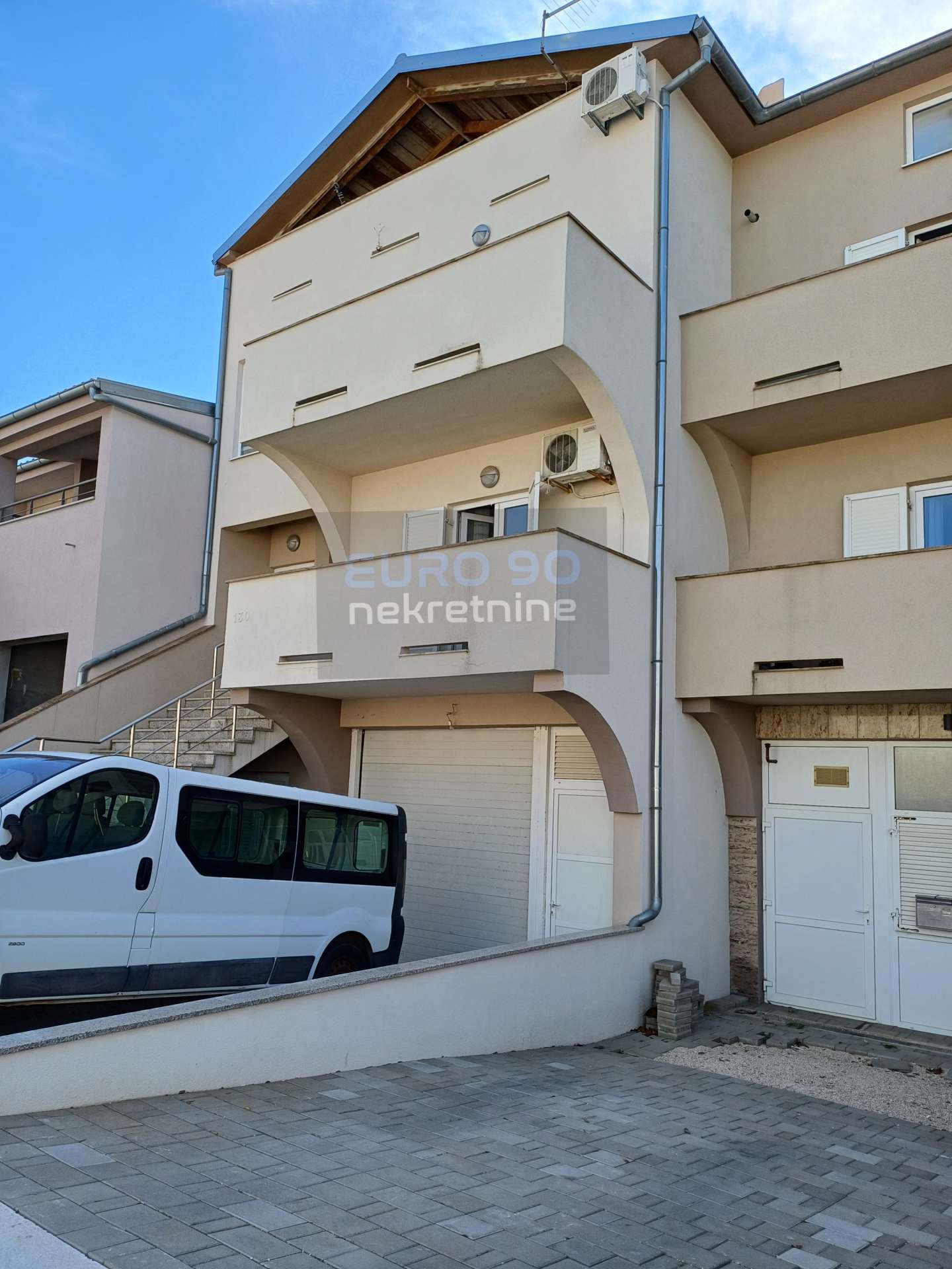 listing-small