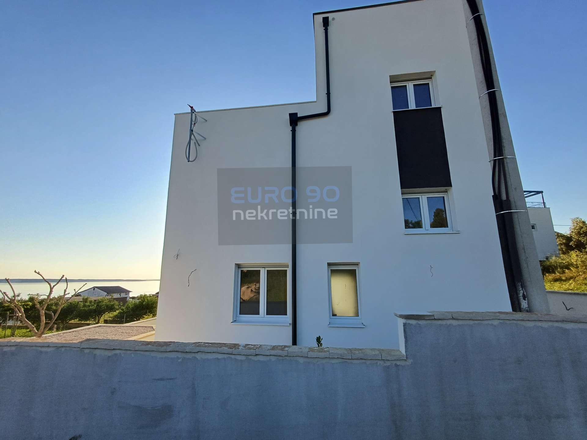 listing-small