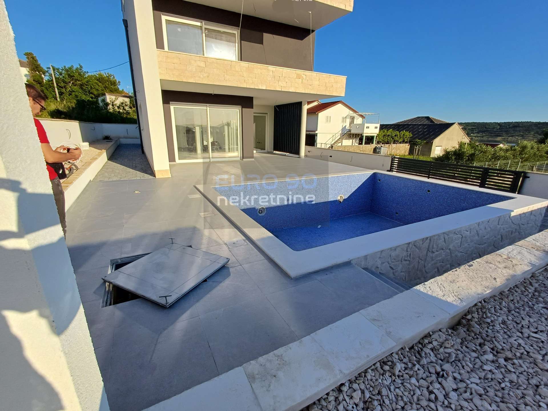 listing-small