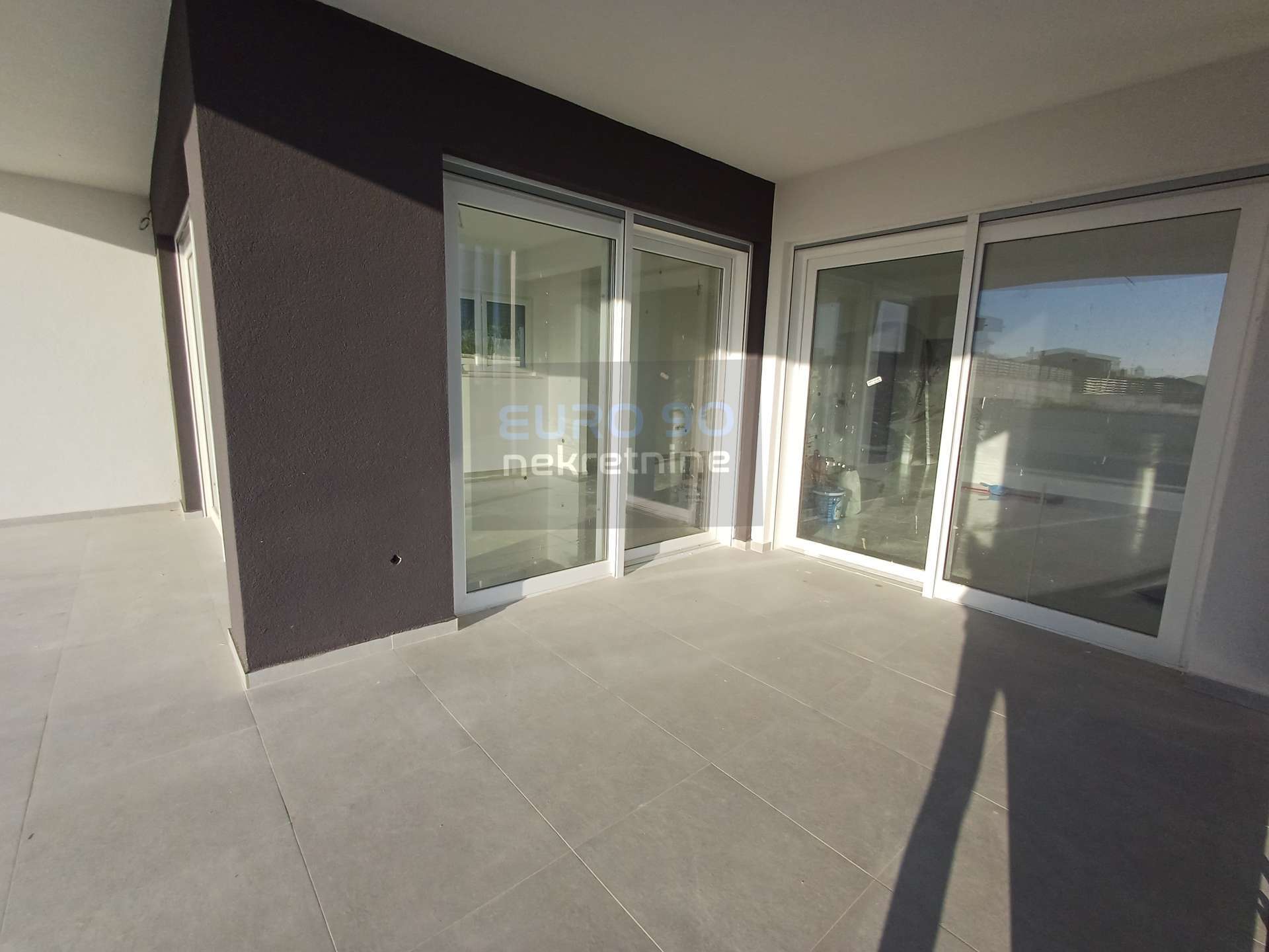 listing-small
