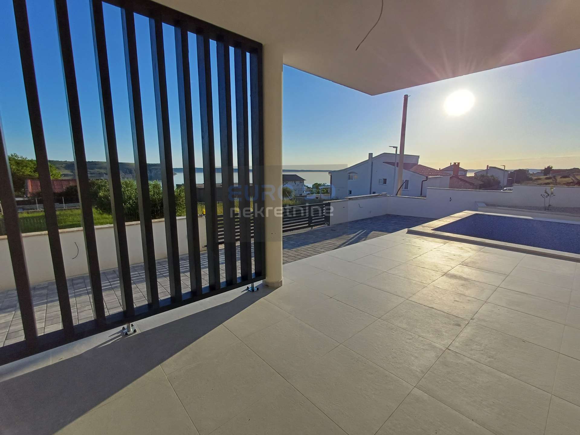 listing-small