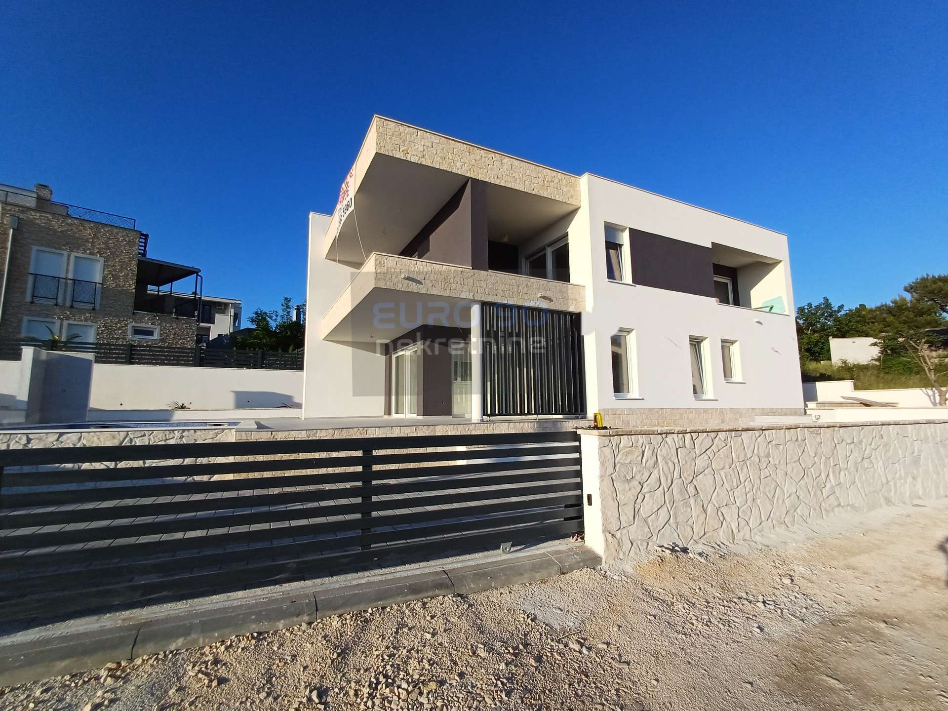 listing-small