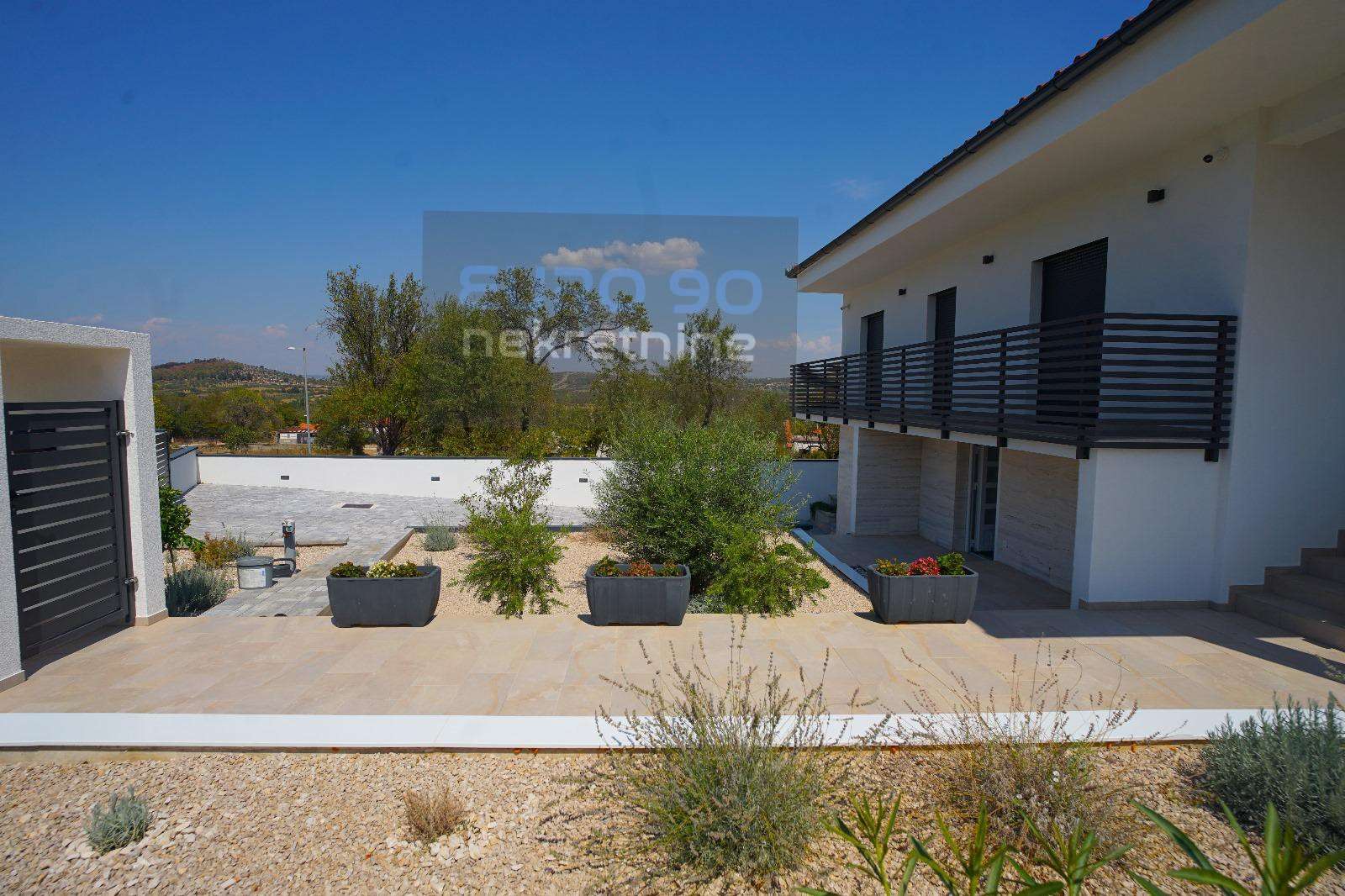 listing-small