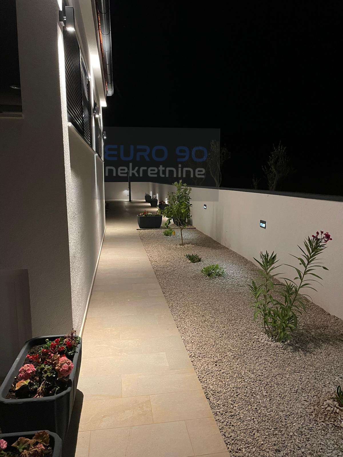 listing-small