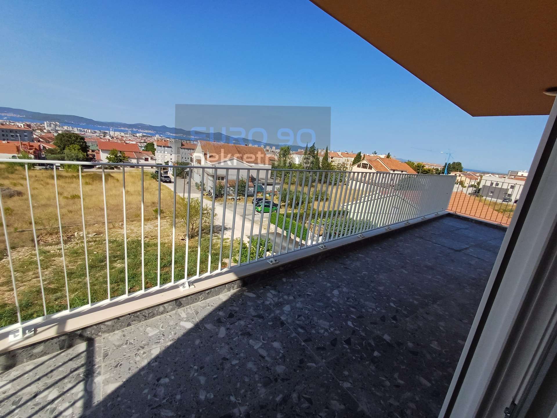listing-small