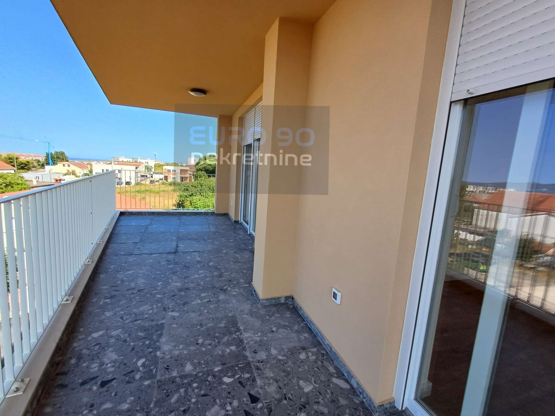 listing-small
