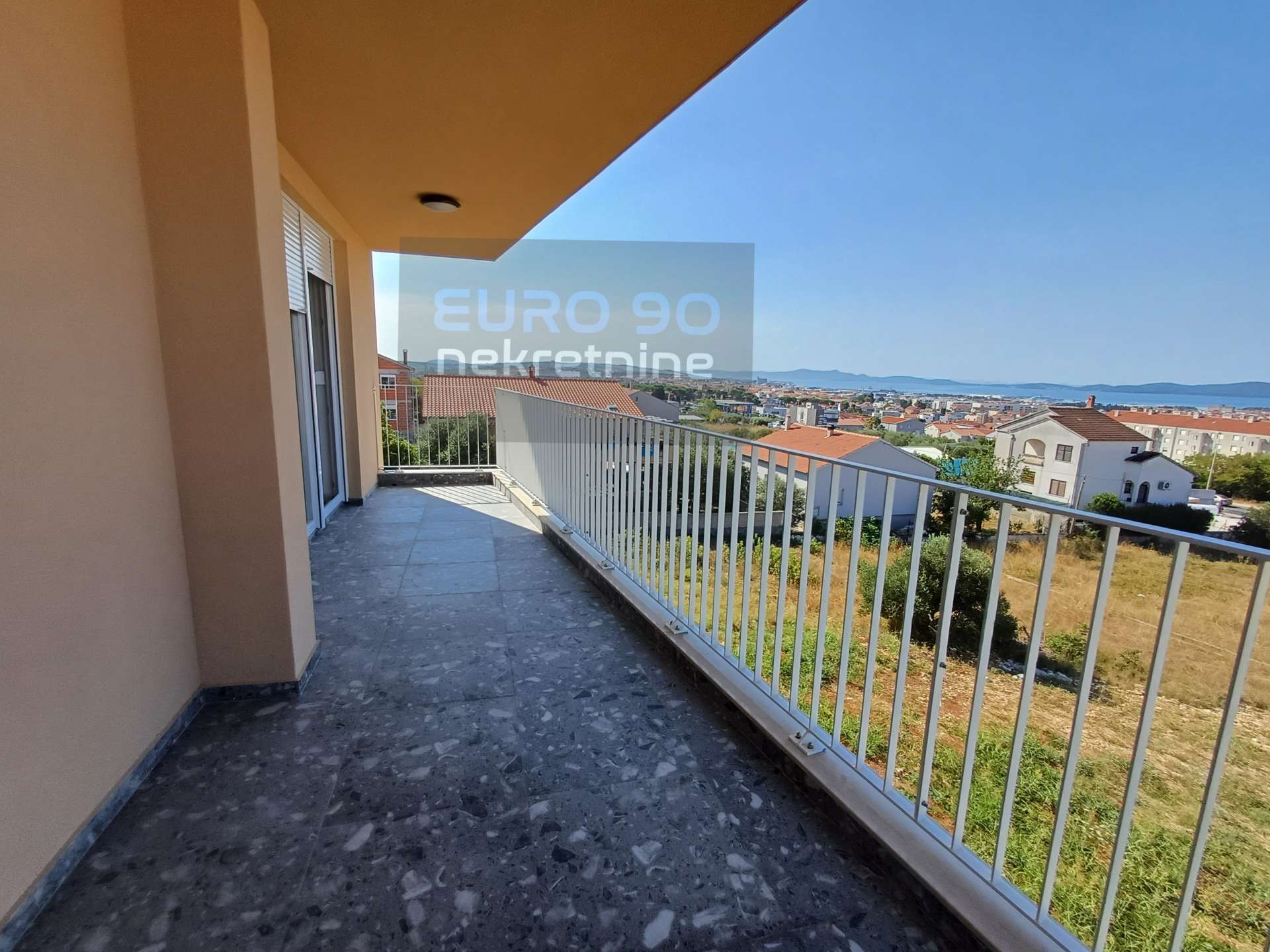 listing-small