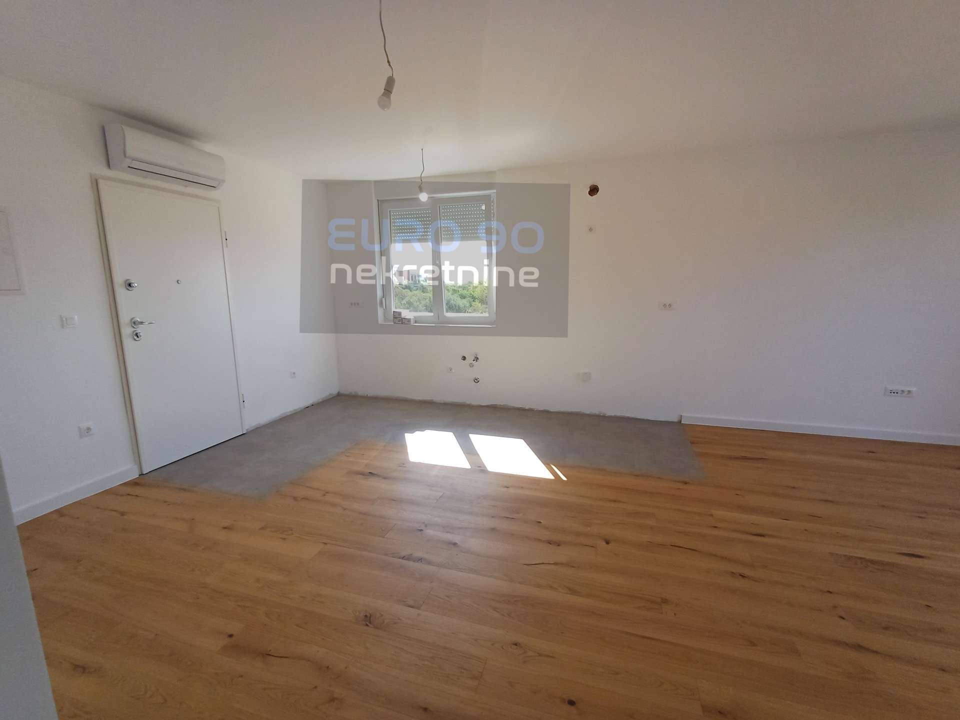 listing-small