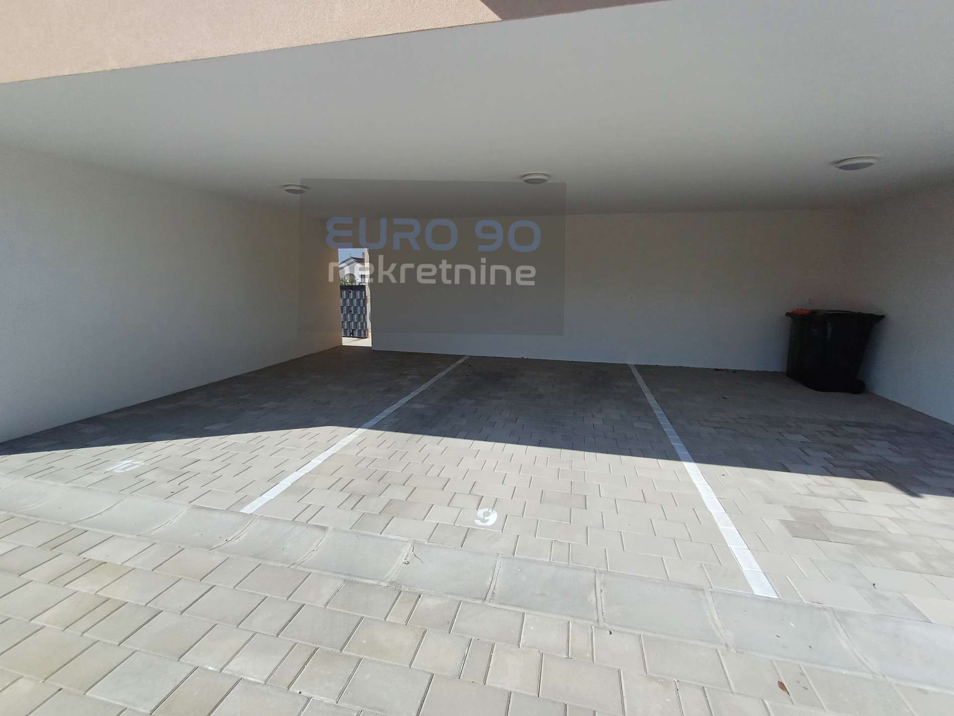 listing-small
